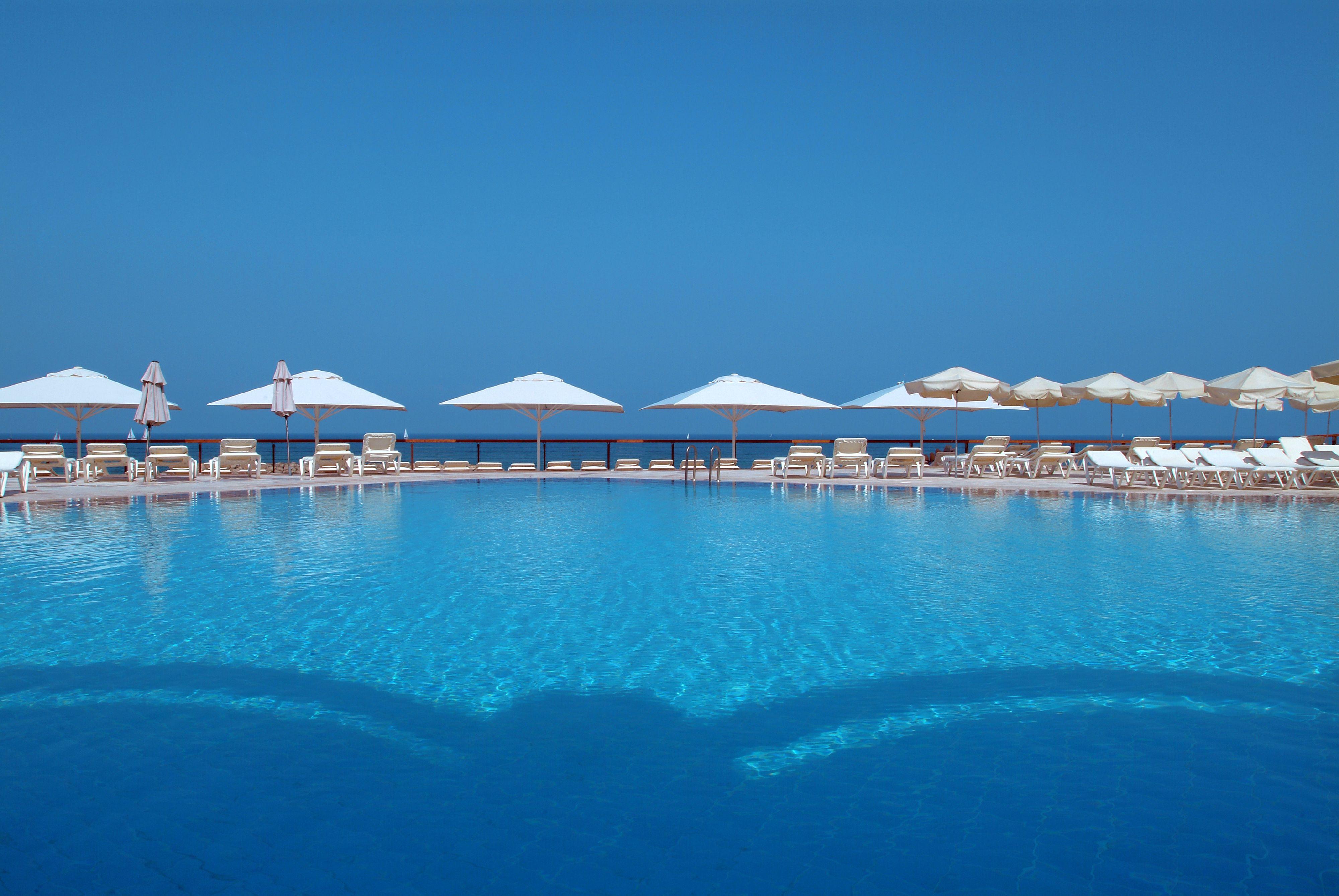 Daniel Herzliya Hotel Exterior foto The pool at the resort