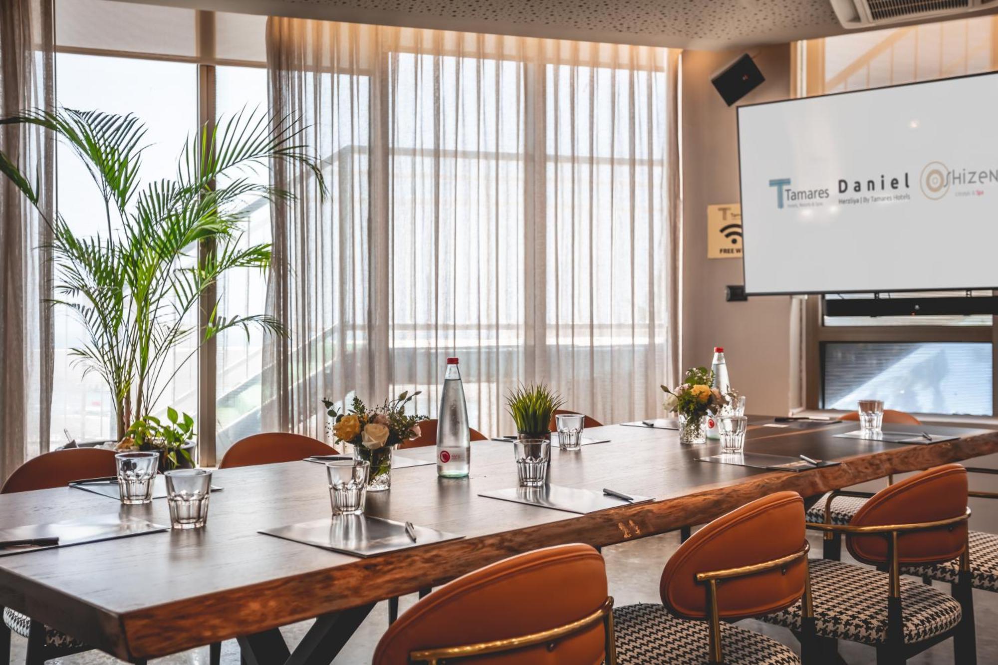 Daniel Herzliya Hotel Exterior foto Meeting room